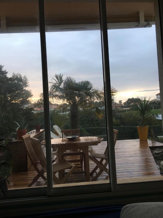 Petit Studio Terrasse Rez De Jardin Piscine Sur L'Ocean Lägenhet Biarritz Exteriör bild