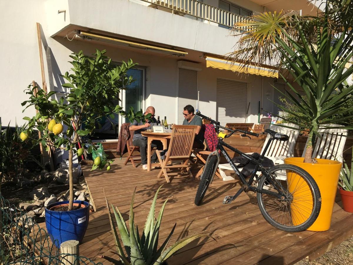 Petit Studio Terrasse Rez De Jardin Piscine Sur L'Ocean Lägenhet Biarritz Exteriör bild
